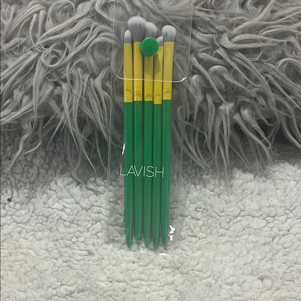 Lavish Dual-Tone Makeup Brush Set